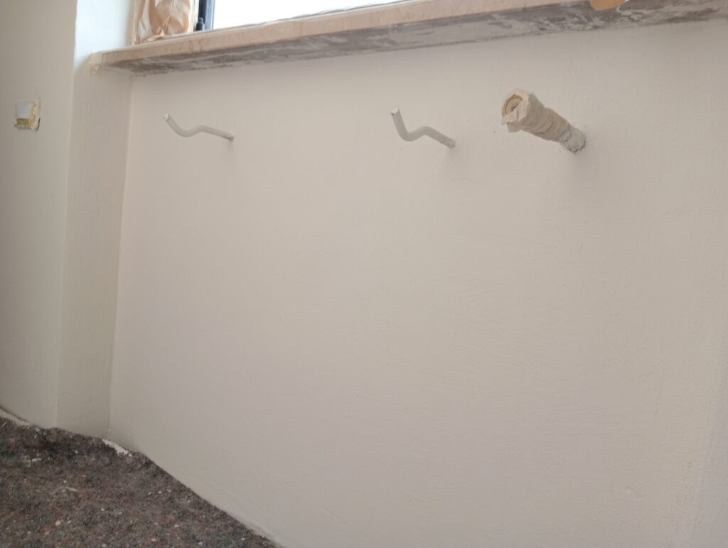 Nicchia termosifone isolata termicamente e protetta dalle muffe